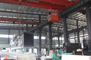 發(fā)往新疆的柴油發(fā)電機(jī)組近日裝車(chē)1