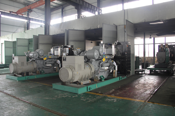 參觀1000KW帕金斯機組的調試現場