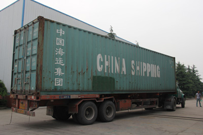 發往國外發電機組已裝車發貨2